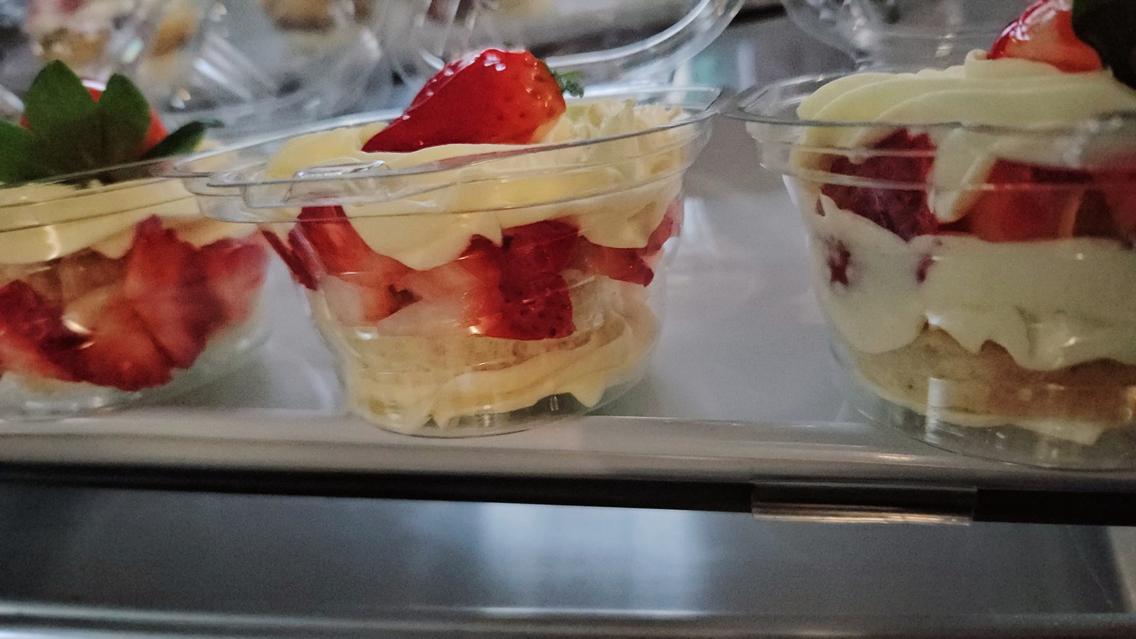 Postres de fresas con crema